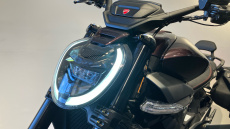 Ducati X Diavel V4 Burning Red (25MY)